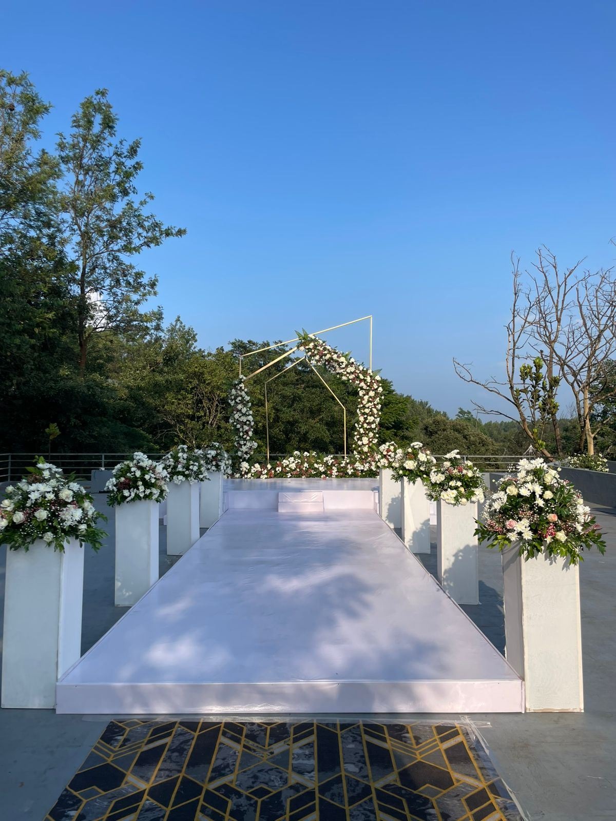 Intimate ceremony